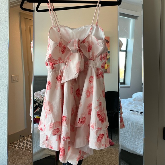 Floral tie back romper - Picture 2 of 2